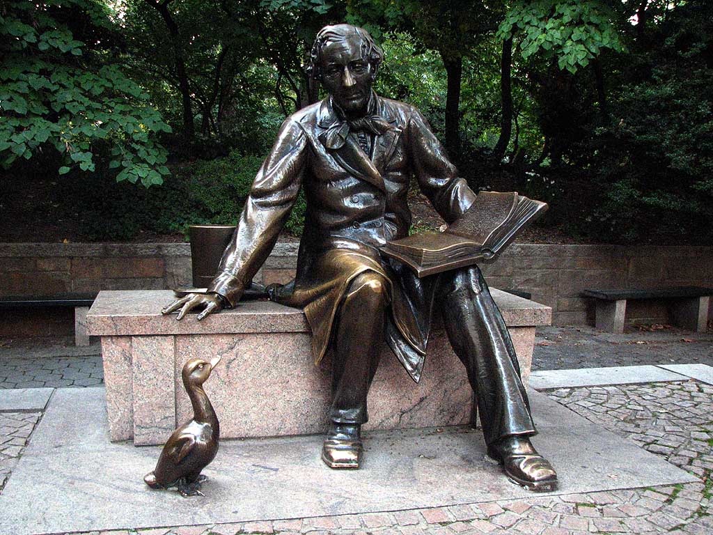 Το άγαλμα του Χ.Κ.Άντερσεν στο Σέντραλ Παρκ.
