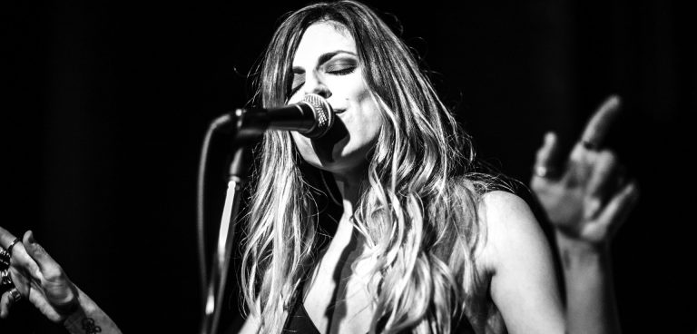 «Angelika Dusk live» στο Gazarte