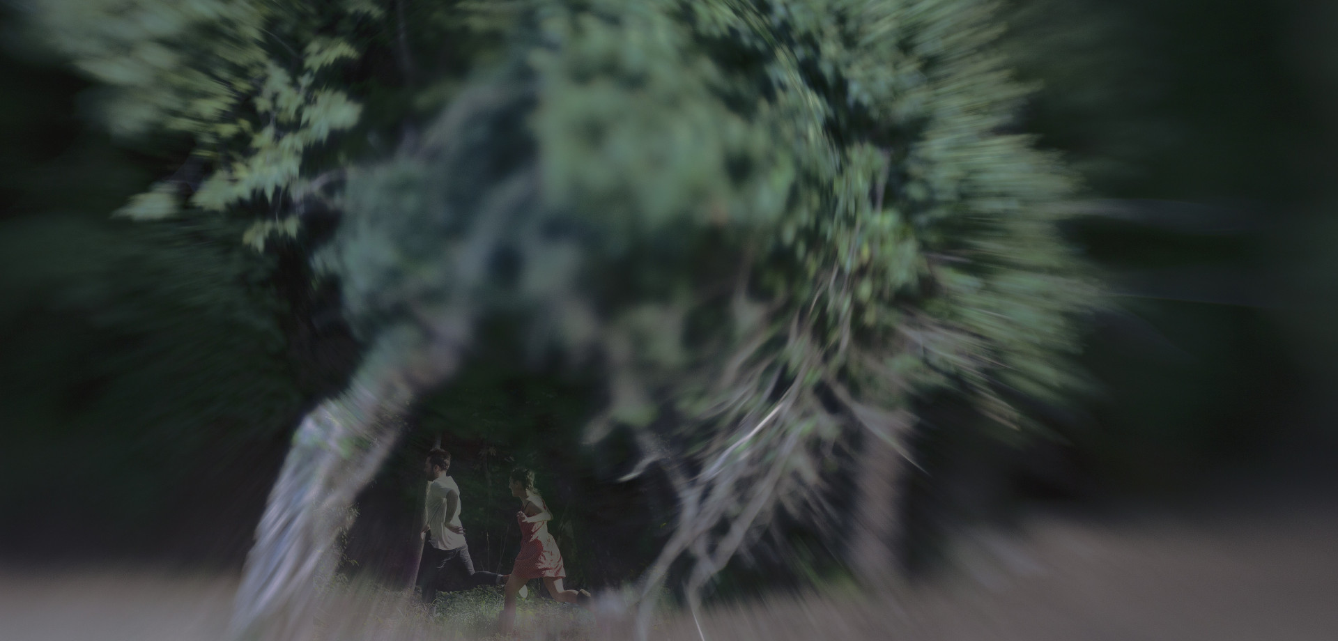 «Childhood Reflections» στο Κέντρο Ελέγχου Τηλεοράσεων