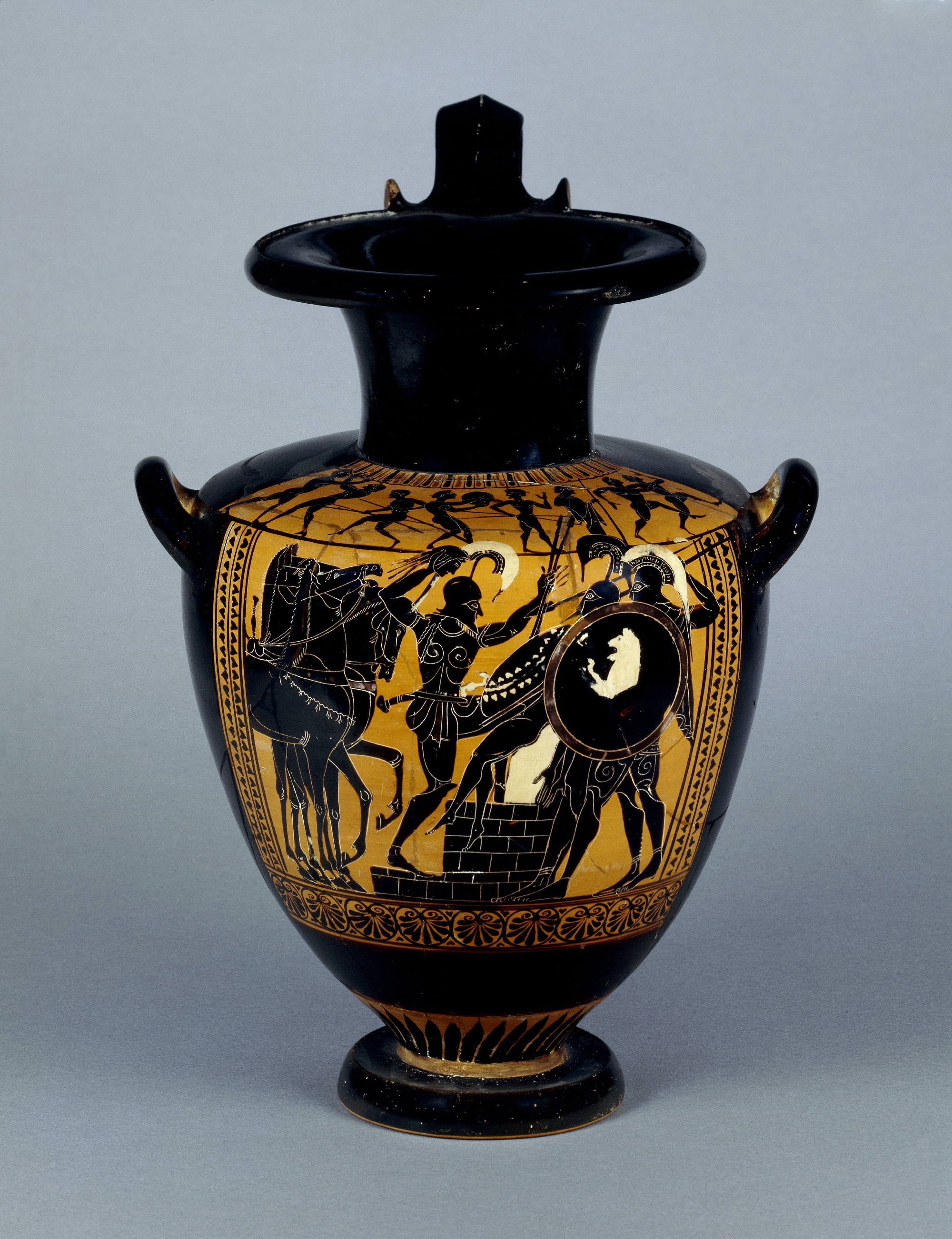 Υδρία που απεικονίζει τον Αχιλλέα να σκοτώνει τον Τρωίλο, κεραμική, μελανόμορφη, ca.510-500 π.Χ., από το Βούλτσι. Βρετανικό Μουσείο, 1837,0609.69 ©Trustees of the British Museum