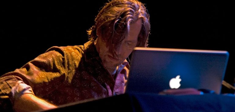 «Christian Fennesz live» στην Αγγλικανική Εκκλησία Αγίου Παύλου
