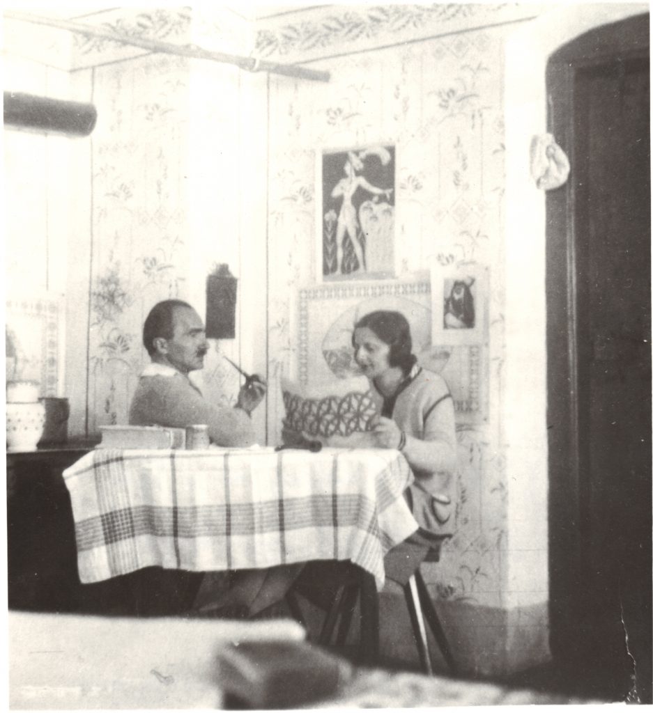 Ο Νίκος Καζαντζάκης και η Ελένη Καζαντζάκη στο Gottesgab, Τσεχοσλοβακία. Τέλη Δεκεμβρίου 1931