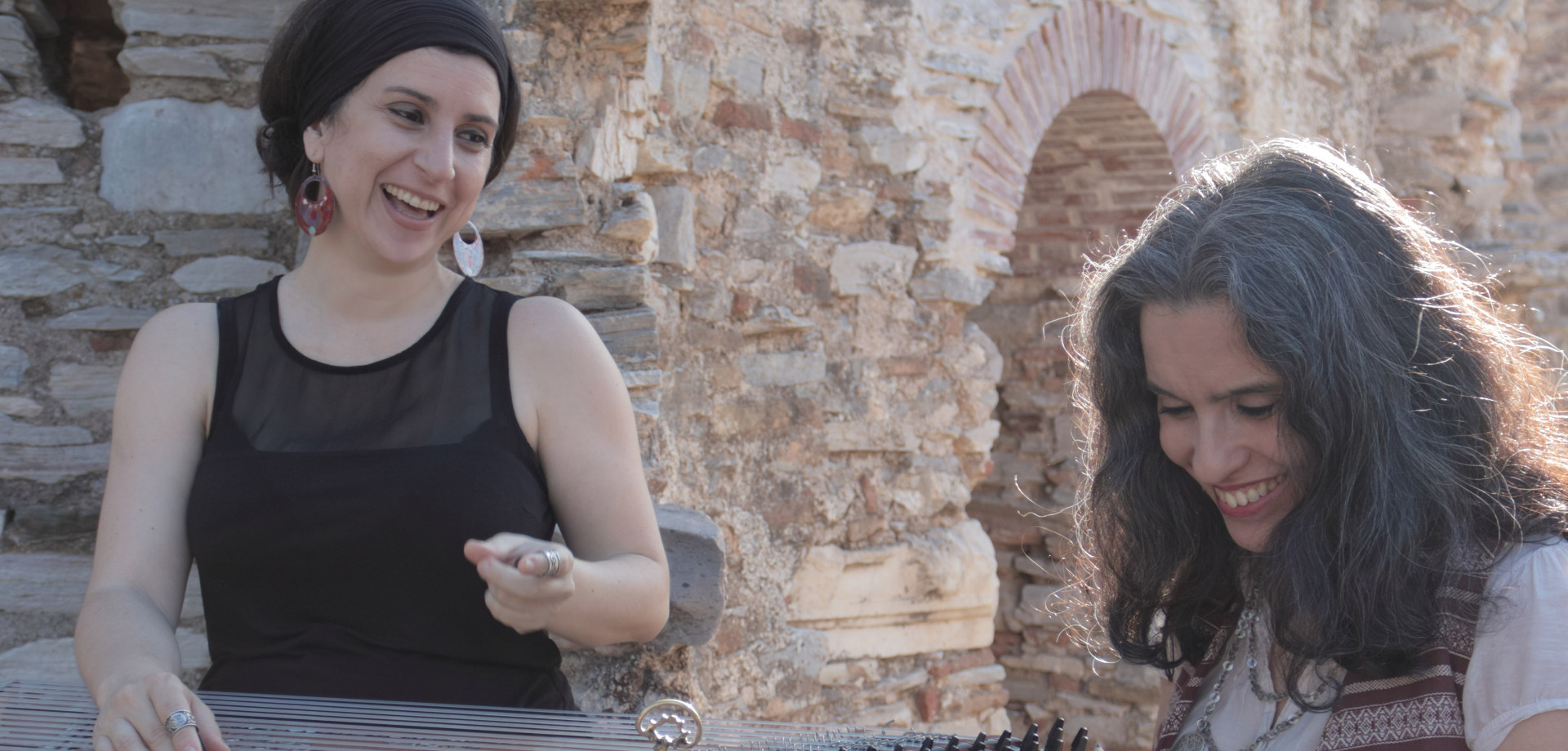 Lamia Bedioui με τη Σοφία Λαμπροπούλου