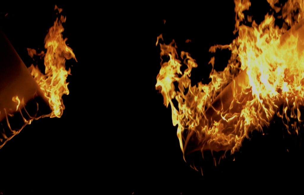 Δανάη Στράτου Burning Issues – Merimbula