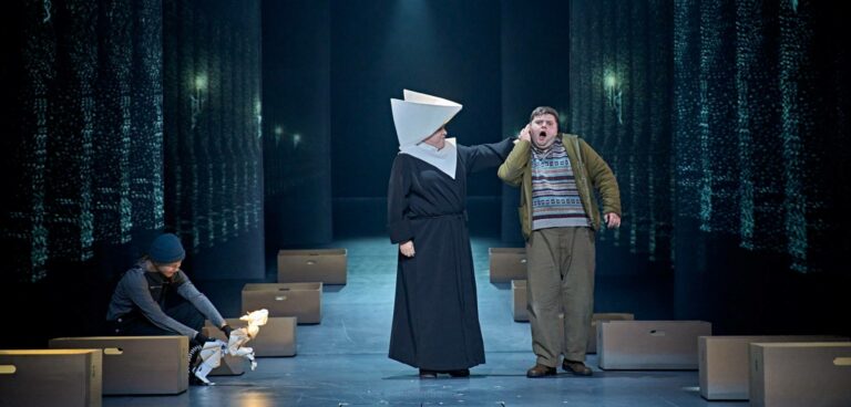 National Theatre Live _ To Vivlio tis Skonis